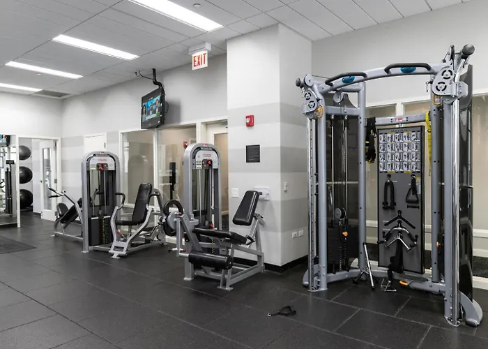 Loop W Pool Gym Nr Theatre District L Chi-258 * Chicago