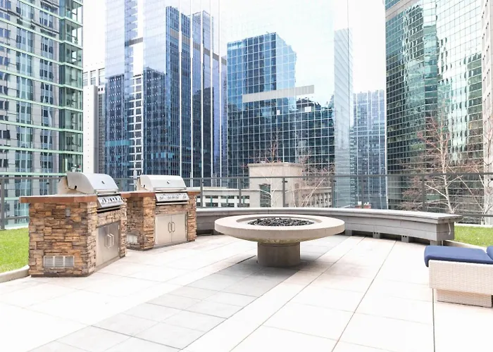 Loop W Pool Gym Nr Theatre District L Chi-258 * Chicago