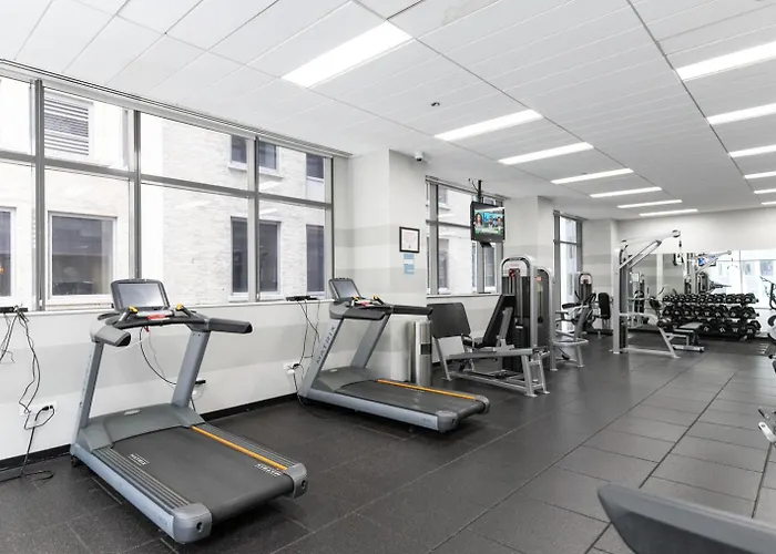 Loop W Pool Gym Nr Theatre District L Chi-258 *