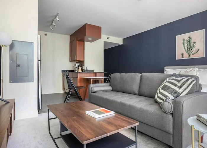 Apartment Loop W Pool Gym Nr Theatre District L Chi-258 Chicago