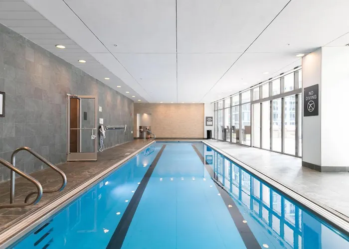 Loop W Pool Gym Nr Theatre District L Chi-258 * Chicago