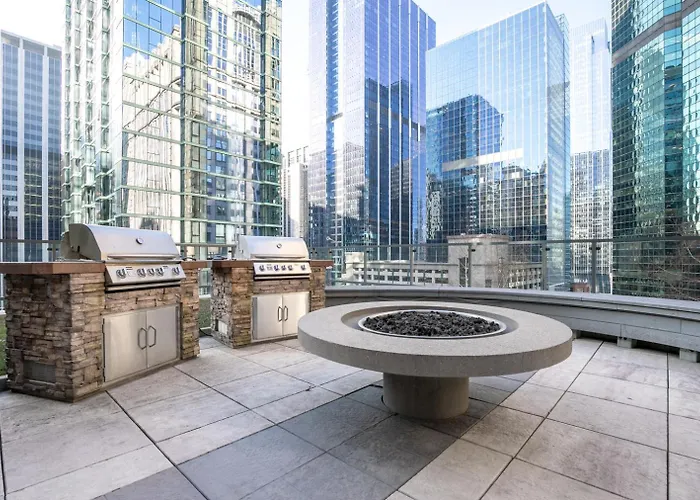 Loop W Pool Gym Nr Theatre District L Chi-258 * Chicago